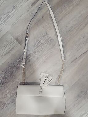 White Tassel Crossbody Bag with Gold Chain Strap